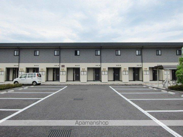 レオパレスクレスセント107の外観