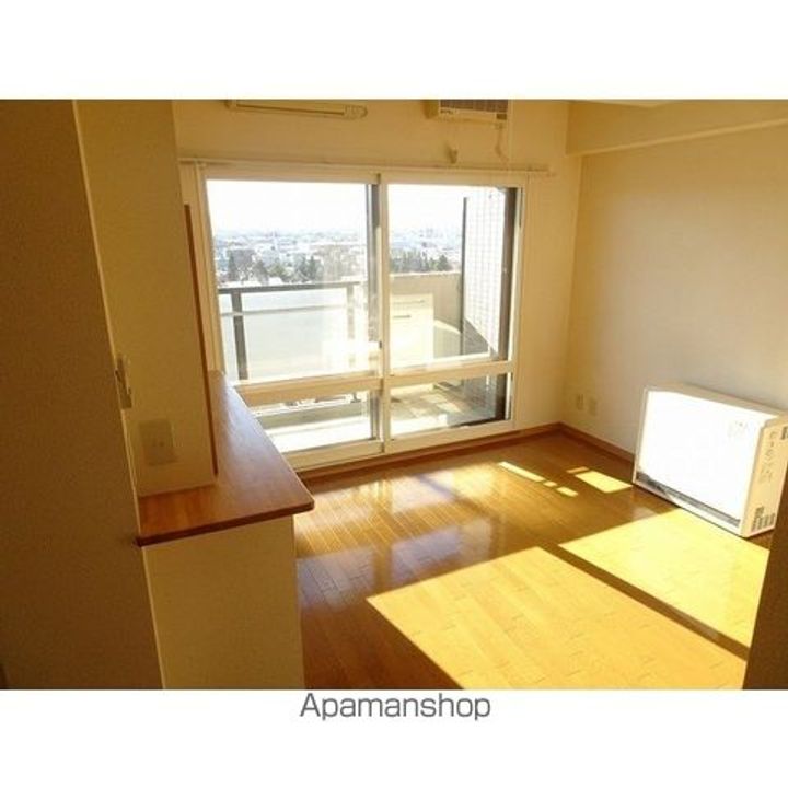 ソシオ山下通り703の居間