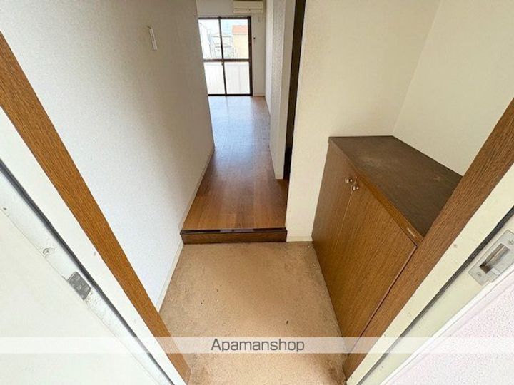 パークサイドA102の玄関