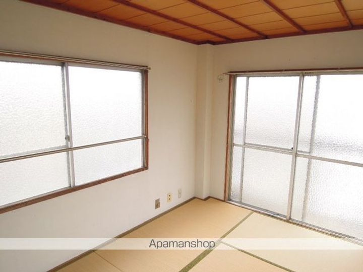 メゾンフクダの居間