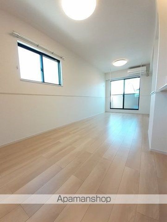 M・ガーデンの居間