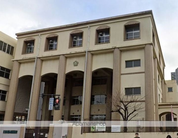 カルムⅣの周辺