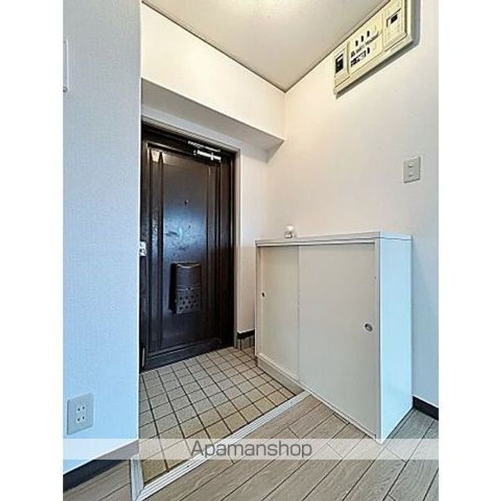 メゾンパール泉の玄関