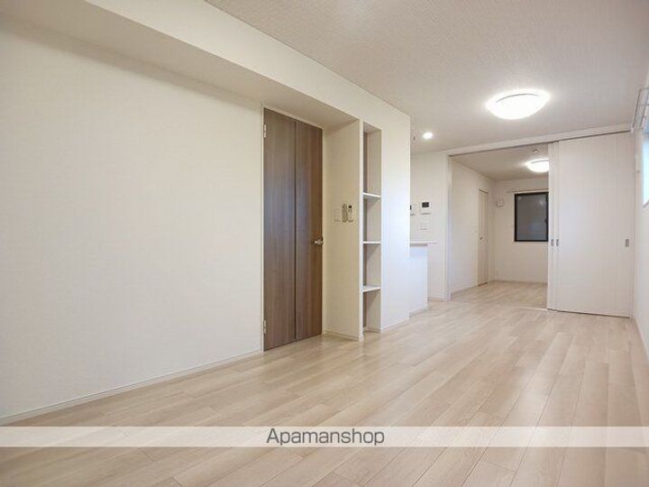 スクエアガーデンの居間