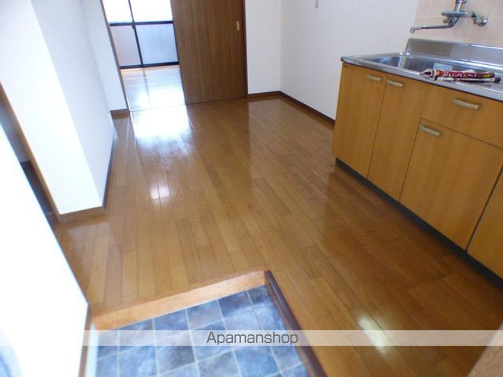 桐の木ハイツの玄関