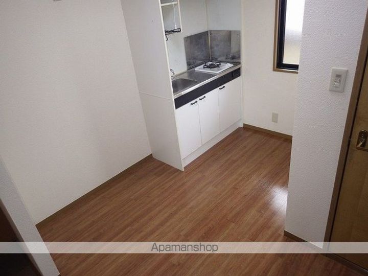 グランドゥール多賀城208の玄関