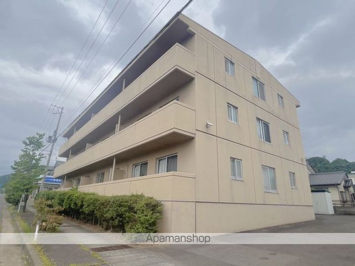 福島県福島市飯坂町字梅津の賃貸マンションの外観