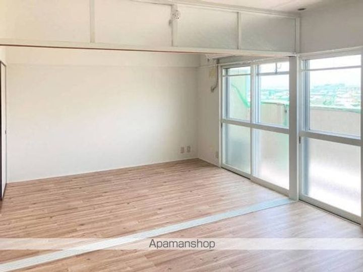 ビレッジハウス八田2号棟の居間