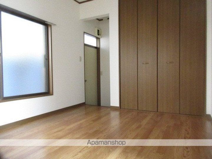 メゾントパーズの玄関