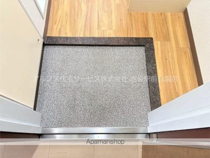 コープオリンピアIIIの玄関