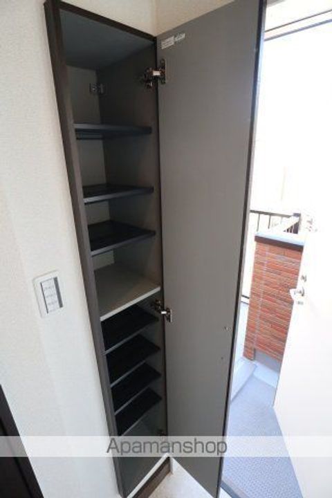 ベイルーム西横濱Ⅱの玄関