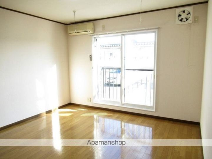 シャトーレオB棟107の内装