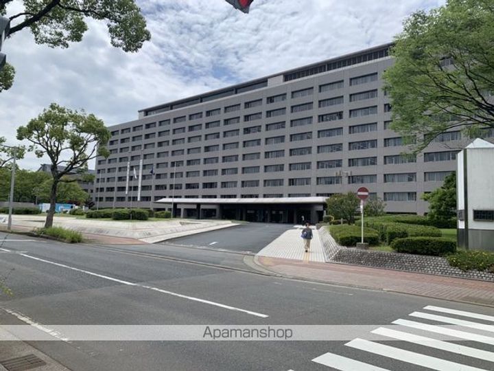 LIBTH県庁前501の周辺