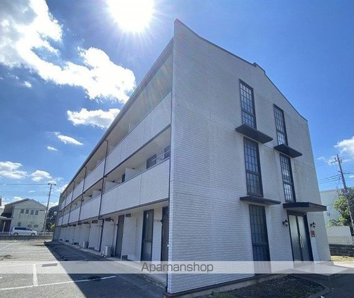 レオパレスフローラの外観