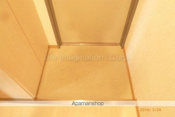 滋賀県草津市野村2丁目の賃貸マンションの玄関