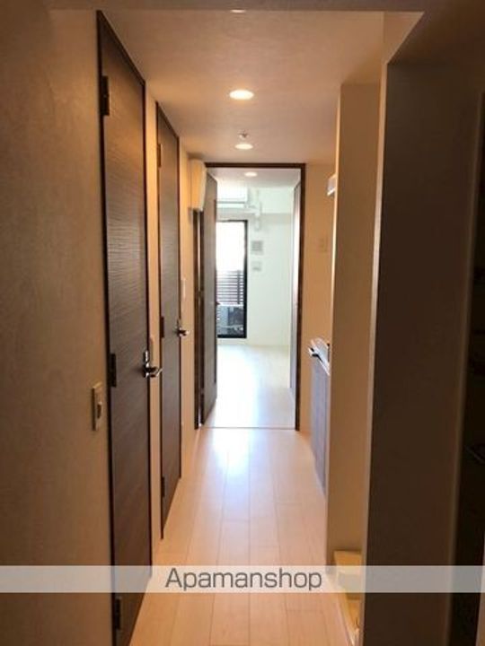 メイクス矢場町605号室の玄関