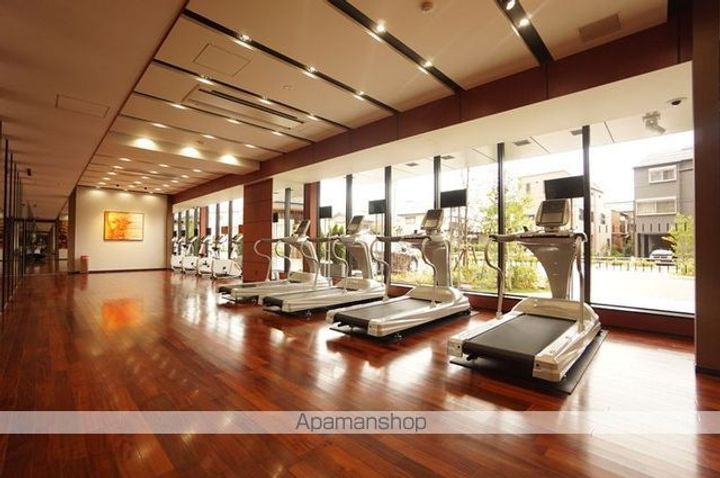 ロイヤルパークスER万代の内装