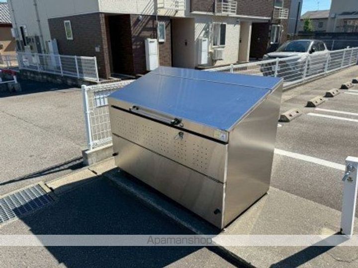 ディア・エレファントの外観