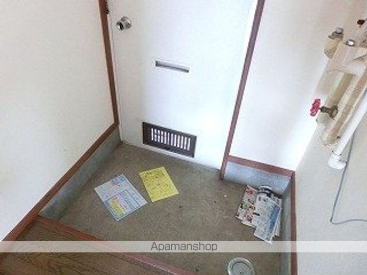 岩手県滝沢市大崎の賃貸アパートの玄関