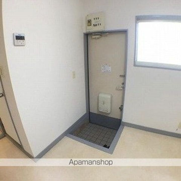 パインハイツ高橋の玄関