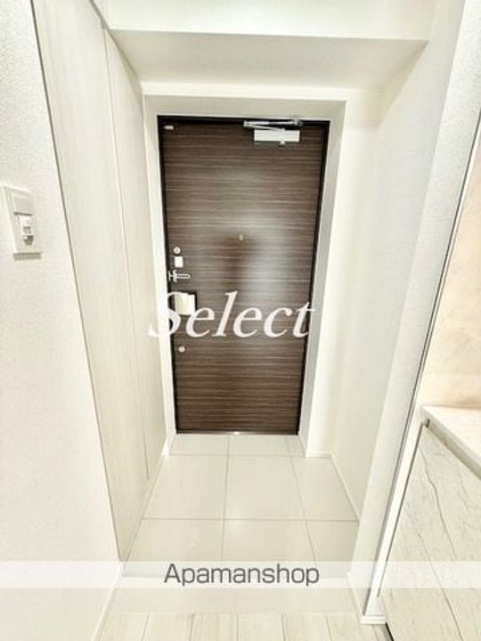 GENOVIA西横浜の玄関