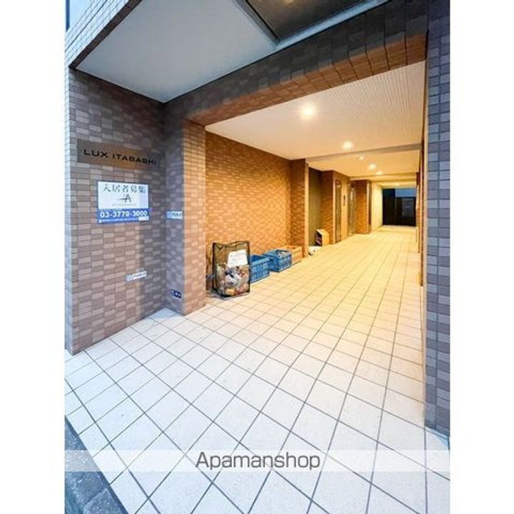 ルクス板橋の外観