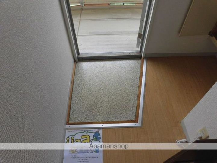 マリンパレス203の玄関