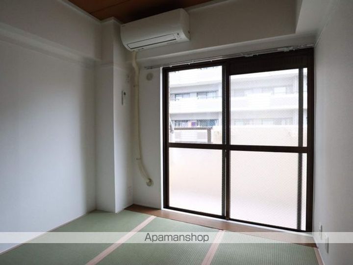 小塩マンション4Bの居間