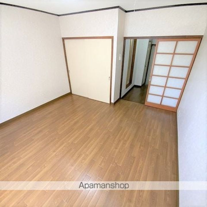 沢尻青山ハイツ107の居間