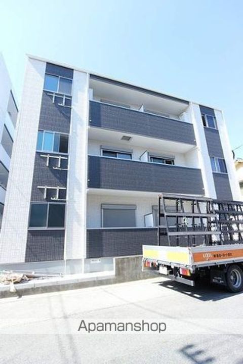 グランドAK箱崎の外観