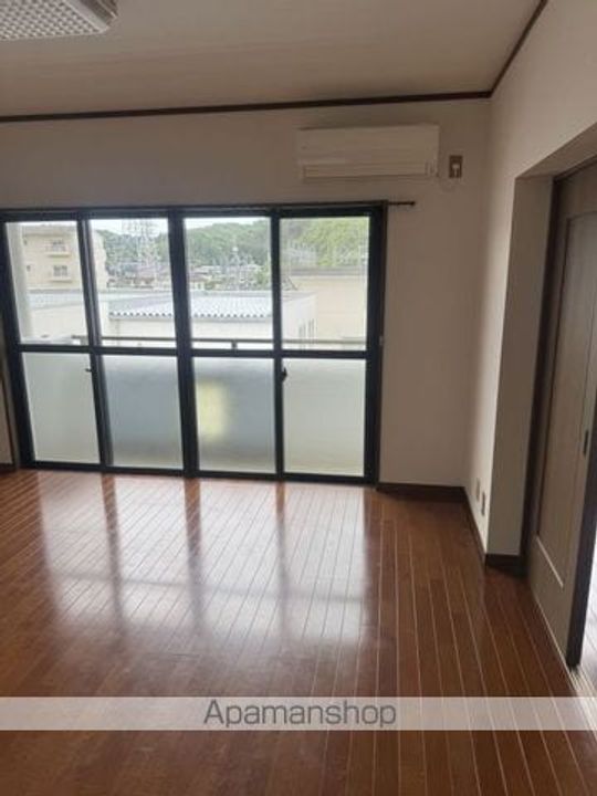 タウンズ谷川瀬の居間