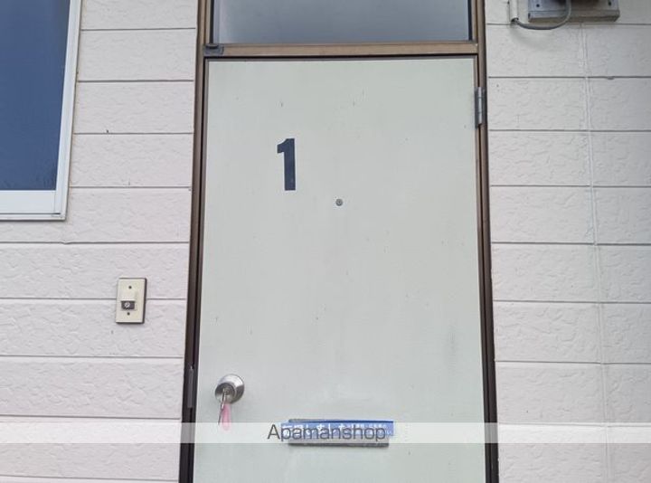 ササキハイツ7の玄関