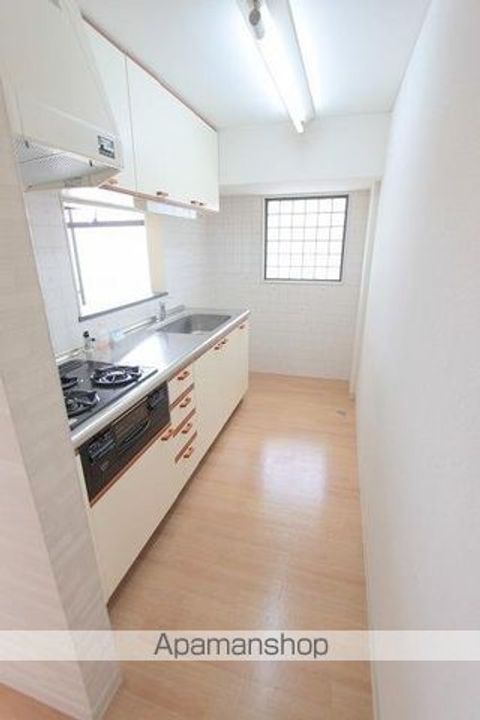 香川県高松市屋島西町の賃貸マンションのキッチン