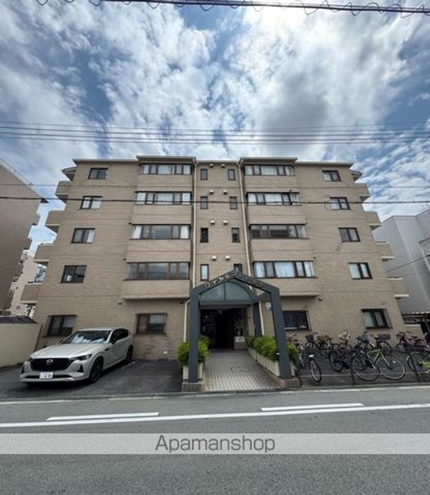 ロイヤルコート藤原の外観