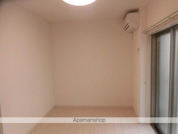 リブリ・レストの居間