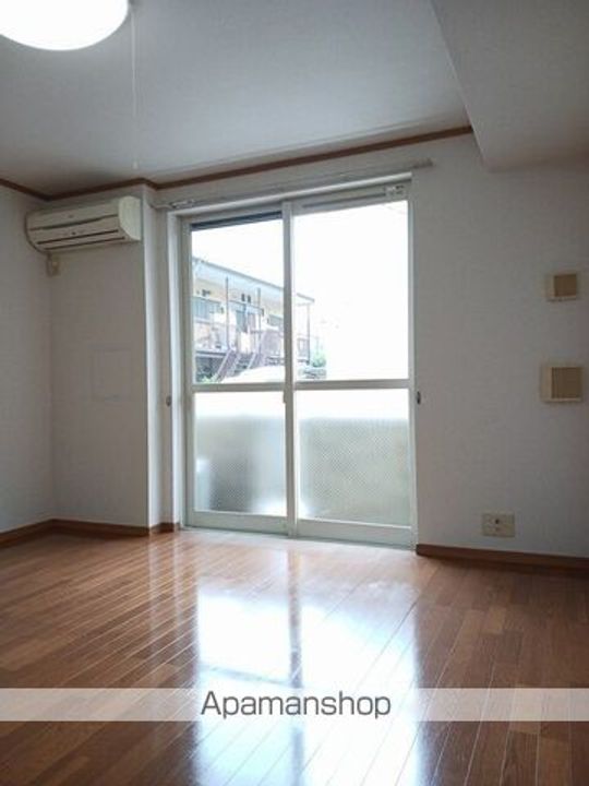 レインボーシャトー104の居間