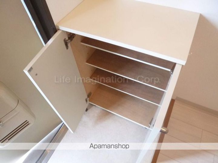 滋賀県近江八幡市鷹飼町北4丁目の賃貸マンションの内装