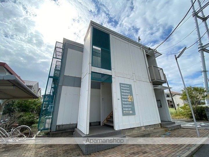 レオパレス若葉レジデンス2の外観