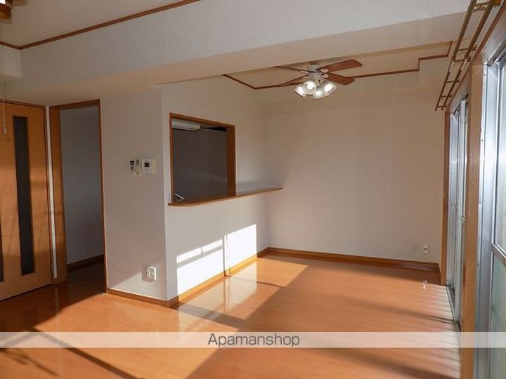 愛知県名古屋市西区市場木町の賃貸マンションの内装