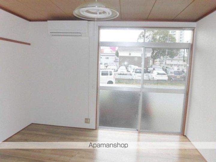 さつきハイツ1F-Eの居間