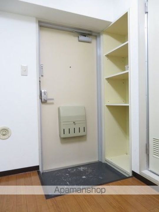 宮町リトル・ヒルズの玄関