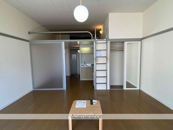 レオパレス丸山107の居間