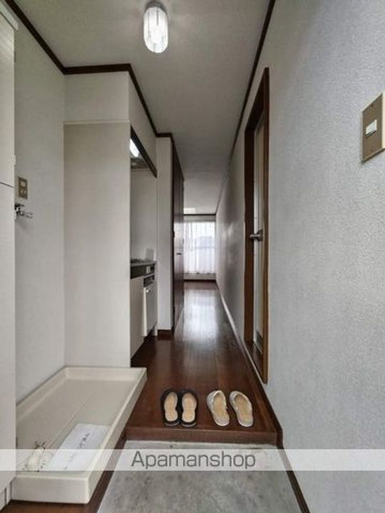 フォーレスト202の玄関