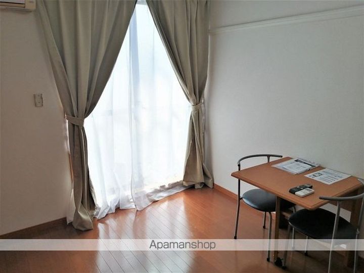 レオパレスサンライトパル106の居間