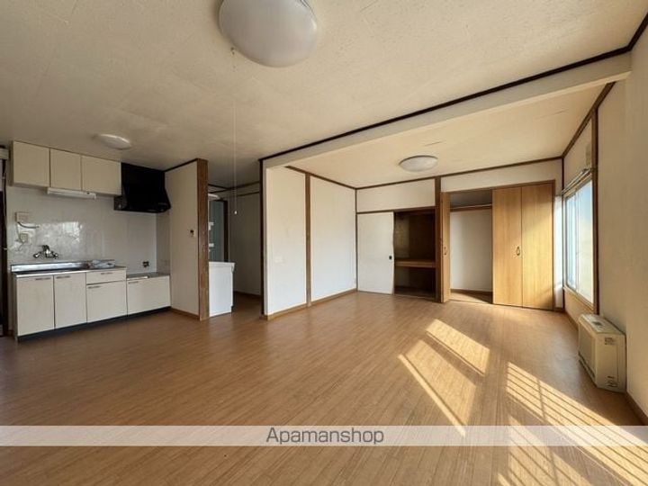 スターアパート(スターアパート)2F左の居間