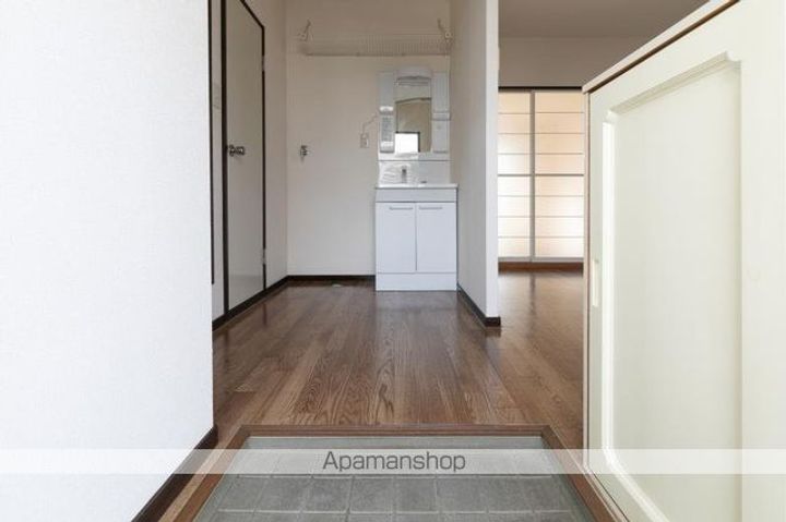 サンライフミナミABA101の玄関