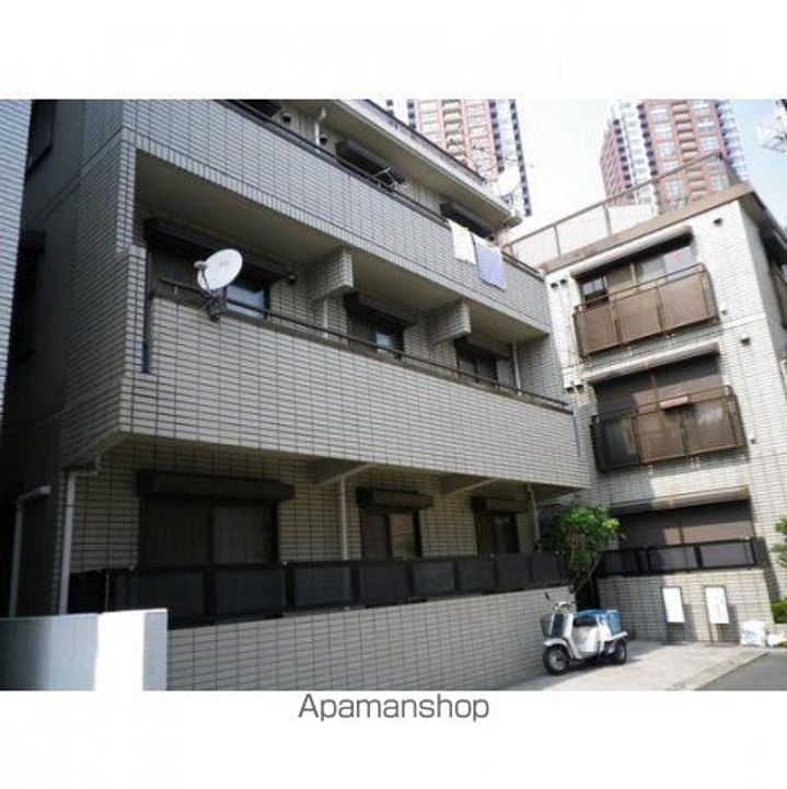 東京都港区元麻布3丁目の賃貸マンションの外観