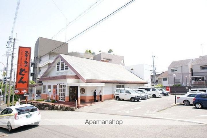 ユニバーサルコート柴原の周辺