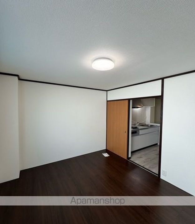 美濃マンションの居間