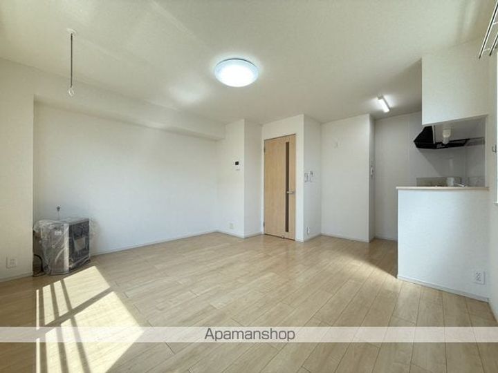 北海道函館市鍛治1丁目の賃貸アパートの居間